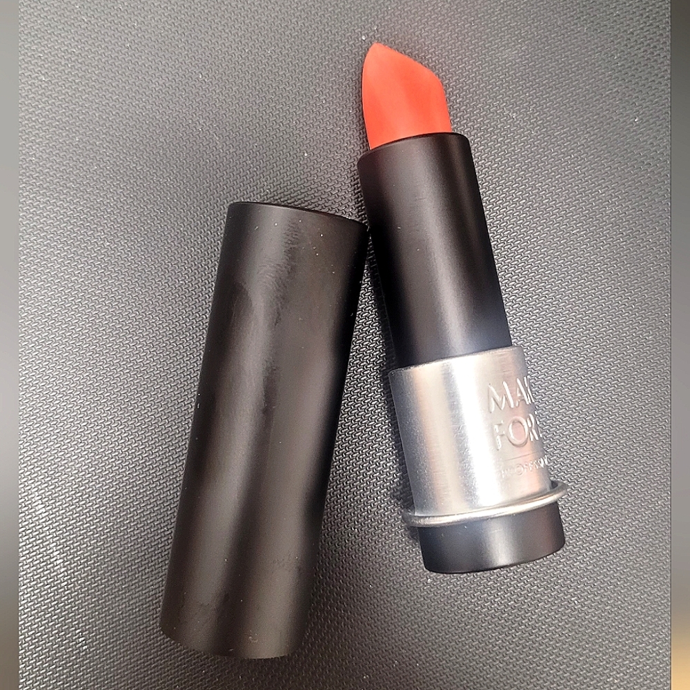 NWOT MakeUp ForEver Lipstick  C303